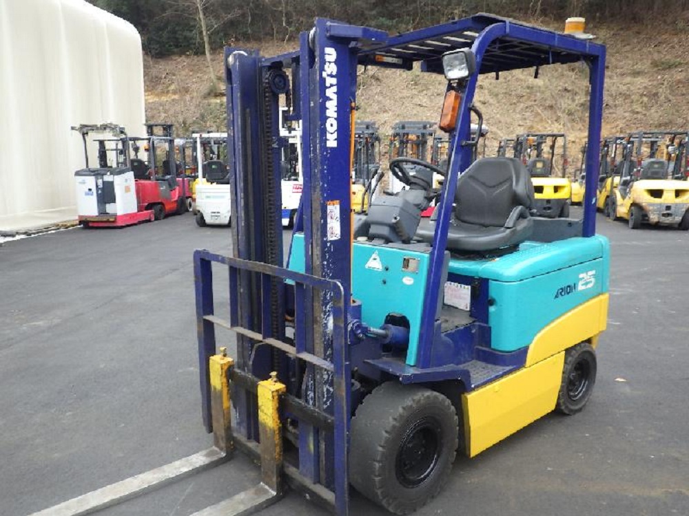 Giá xe nâng điện komatsu cũ Hồ Chí Minh